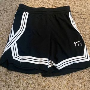 nike fly basketball shorts